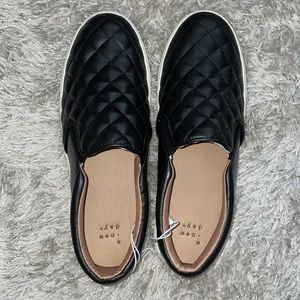 NWOT Women's Reese Memory Foam Insole Sneakers